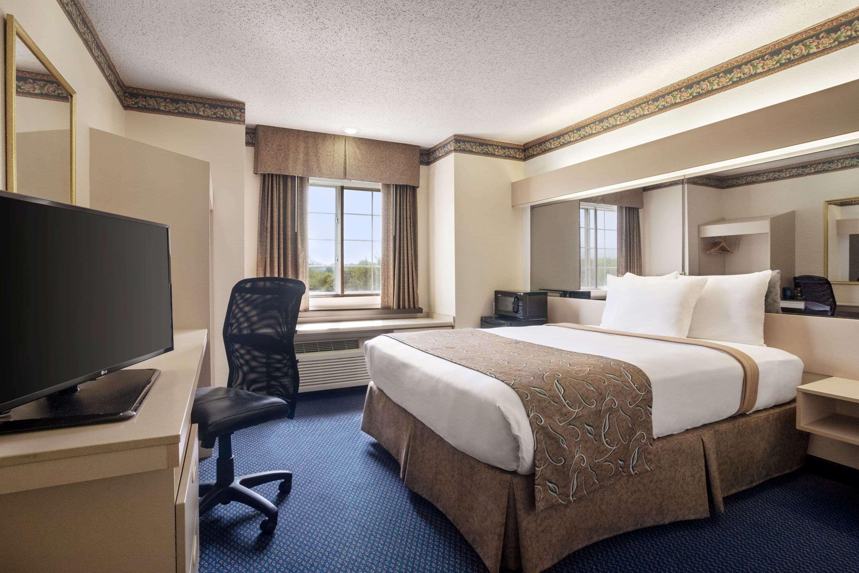 Travelodge By Wyndham Fort Scott Exterior photo