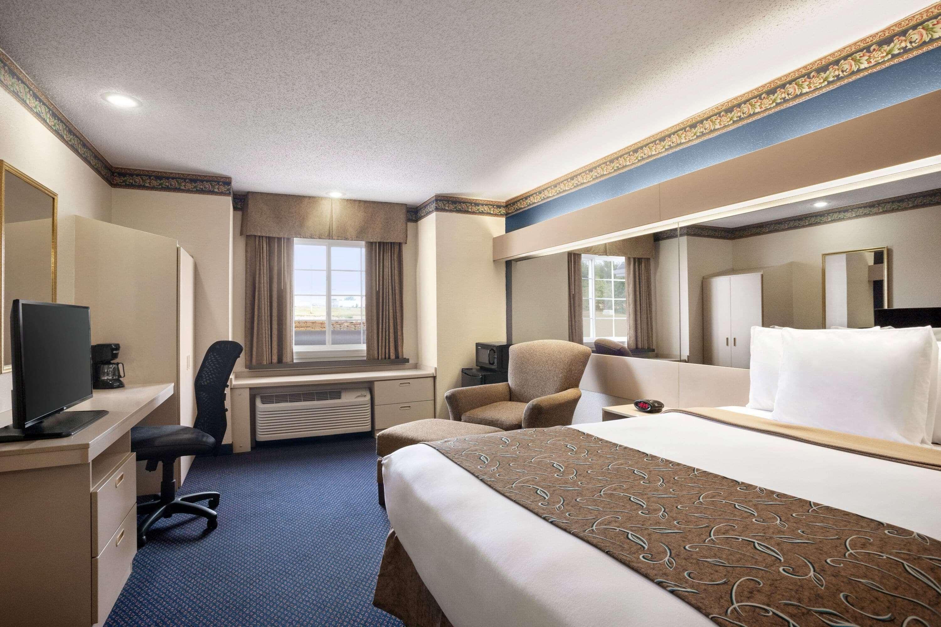 Travelodge By Wyndham Fort Scott Exterior photo